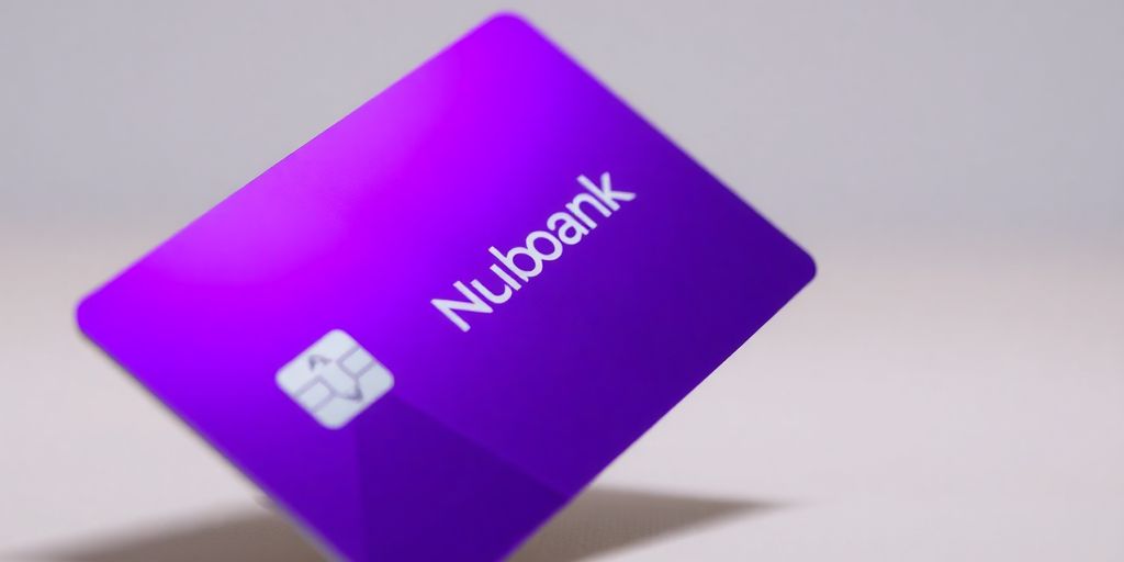 Cartão roxo com logotipo Nubank sobre fundo neutro.