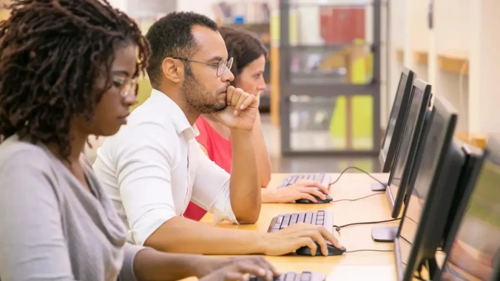 Aprendendo informática no computador