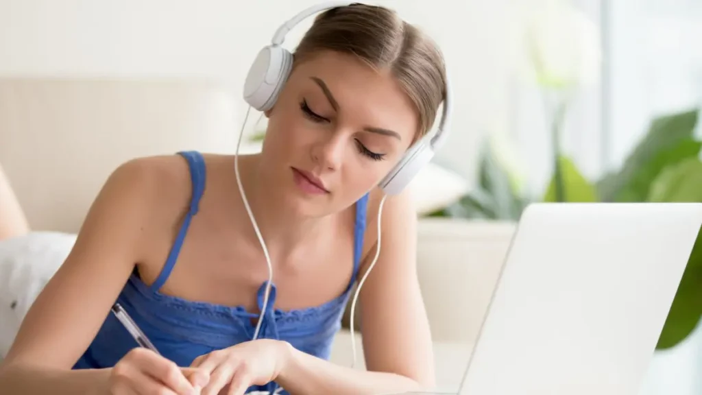 Estudo online em plataforma de cursos a distância