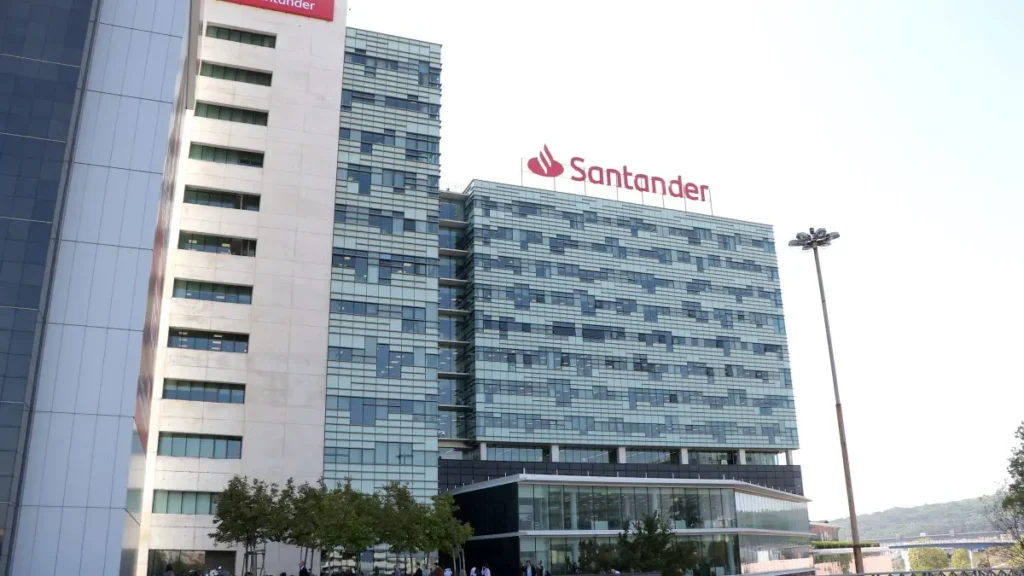 Fachada de uma agência do Santander no Brasil